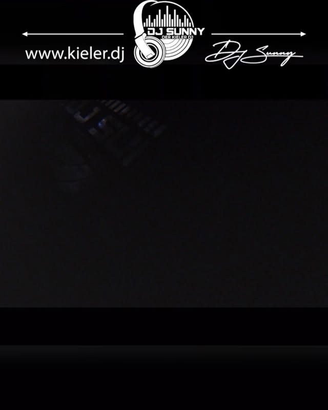 Sunny Hinweis: DJ‘s arbeiten auch an normalen Wochentagen…
Seht euch einfach das kleine Video an und dann sehen wir uns vielleicht am 02.11.25 auf der Hochzeitsmesse „sag ja“ @sag_ja_nms in Neumünster. 
.
Sunny Times - Euer DJ Sunny 
.
.
P.S.: ihr plant eure Feier? Lasst uns doch mal unverbindlich drüber sprechen!
.
.
.
.
.
.
.
.
.
#djsunny #djsunnykiel #hochzeit #kiel #kielerdj #kielerleben #kielerförde #hochzeitsdj #eventdj #hochzeit2026 #hochzeit2027 #hochzeit #rendsburg #neumünster #eckernförde #plön #badsegeberg #heiraten #feiern #geburtstagsfeier #eventdj #sunny #wedding #weddingdj #musikfacharbeiter #sunnytimes #ballroom #ballroomdj #standardtanzen #latein